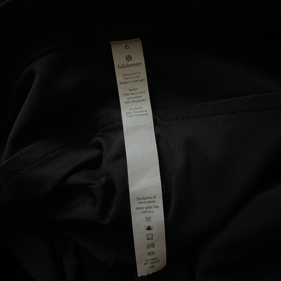 Lulu Lemon Straight Leg Black Pants - Picture 3 of 3